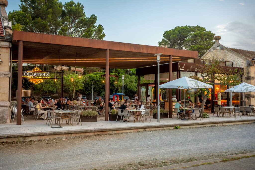 patio esterior sestació restaurant